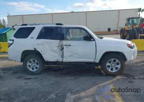 2022 Toyota 4Runner Sr5 z USA, uszkodzony, nr VIN JTEMU5JR2N6053461